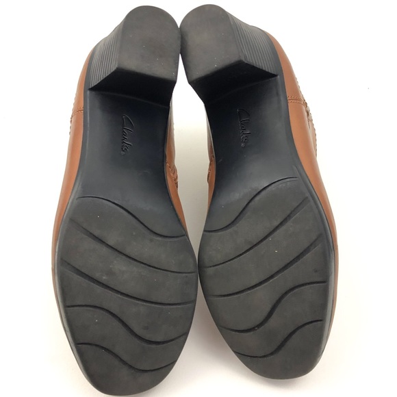 Sold Clark’s Brown leather ankle booties size 8 - Picture 10 of 10